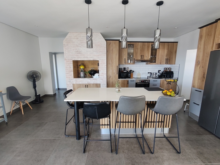 3 Bedroom Property for Sale in Hoogland Western Cape